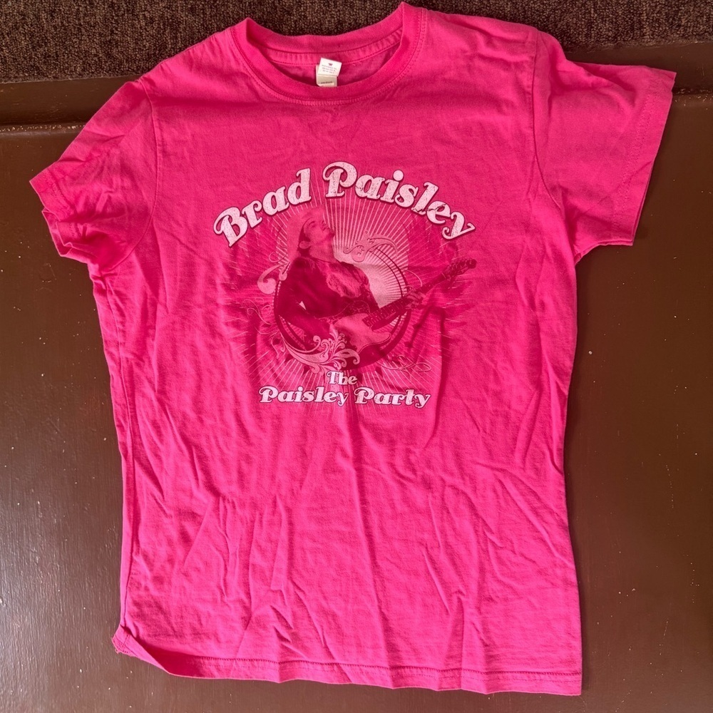 Brad Paisley The Paisley Party Tour 2009 Pink Tshirt - women’s large